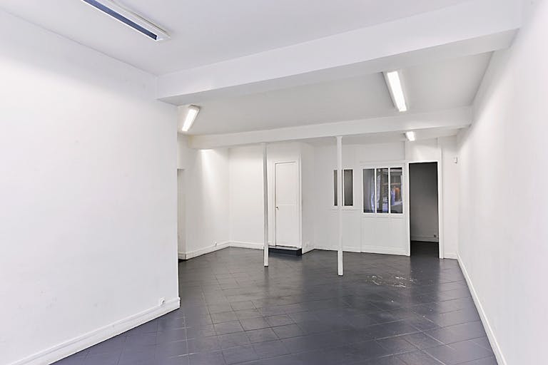 Pop-Up Art Space in Le Marais - Image 1