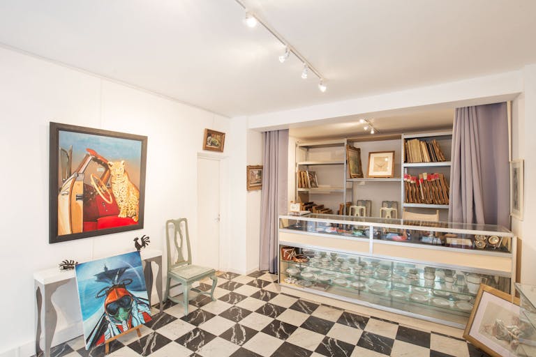 Creative Pigalle Art Gallery Space - Image 1