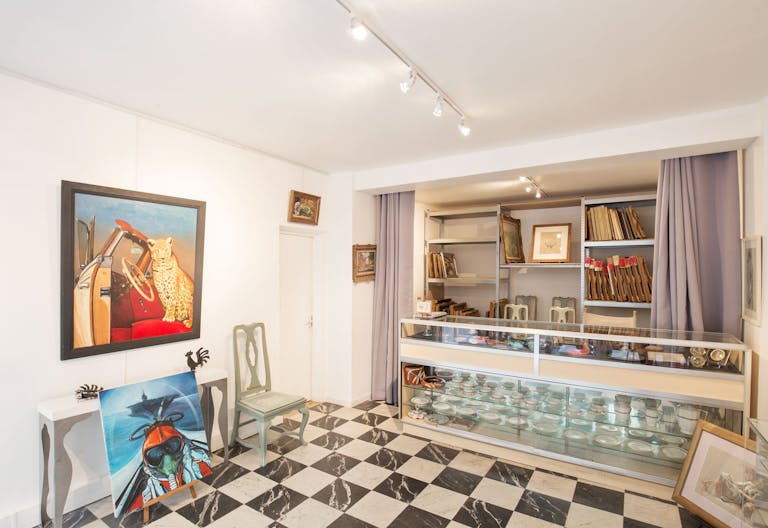 Creative Pigalle Art Gallery Space - Image 1