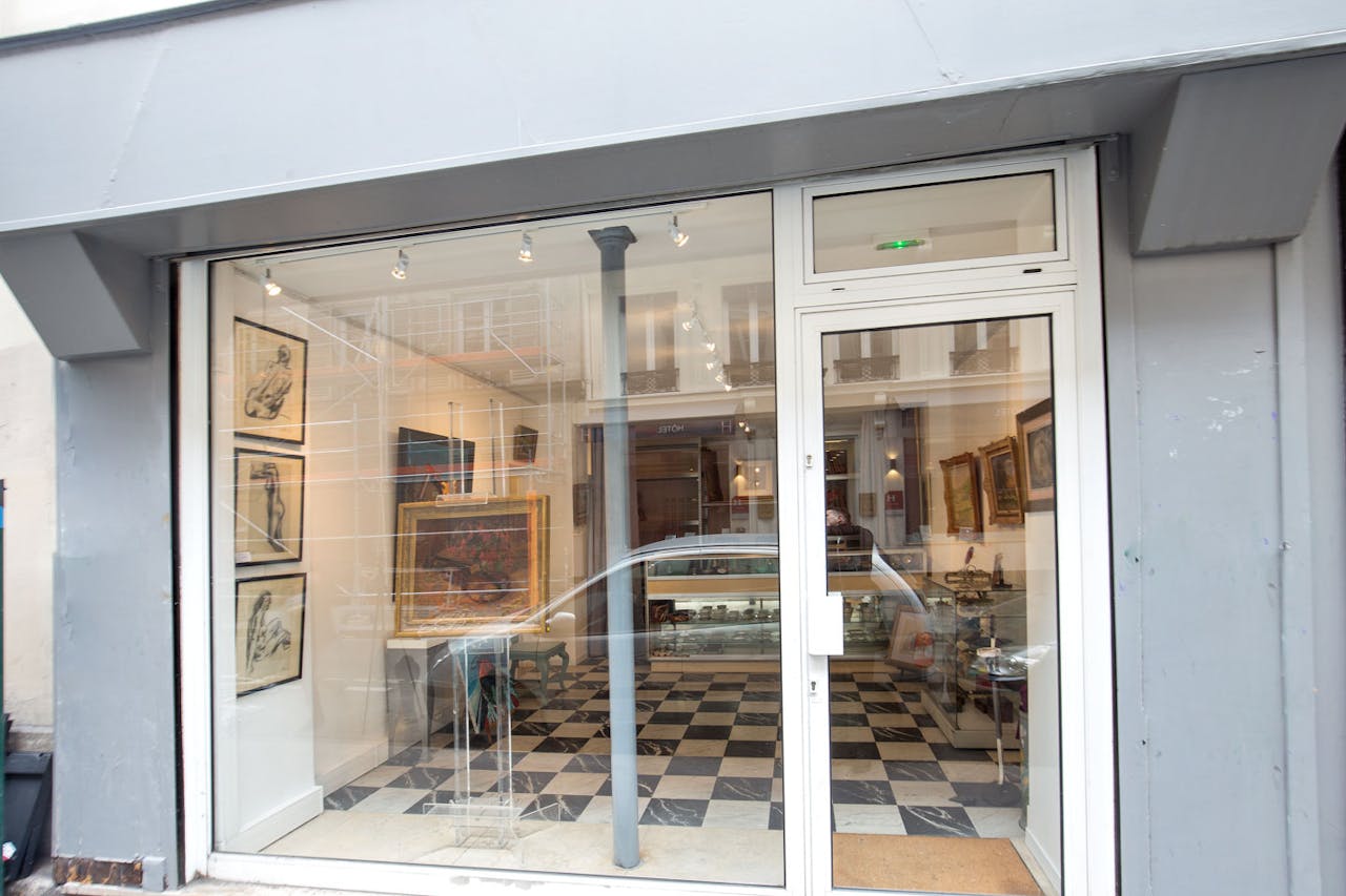 Creative Pigalle Art Gallery Space - Image 2