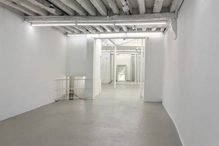 Sophisticated Gallery in Louvre-Rivoli - Image 3