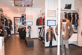 Modern Boutique in Etienne Marcel - Image 0