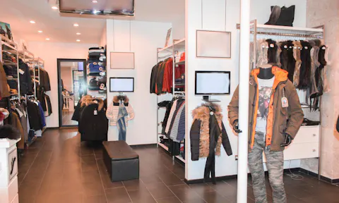 Modern Boutique in Etienne Marcel - Image 0