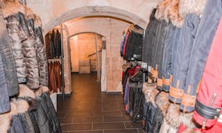 Modern Boutique in Etienne Marcel - Image 2