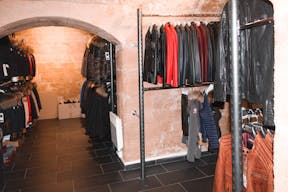 Modern Boutique in Etienne Marcel - Image 3