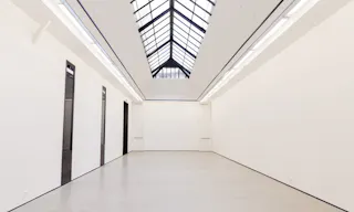 Beautiful Showroom in Haut Marais - Image 0