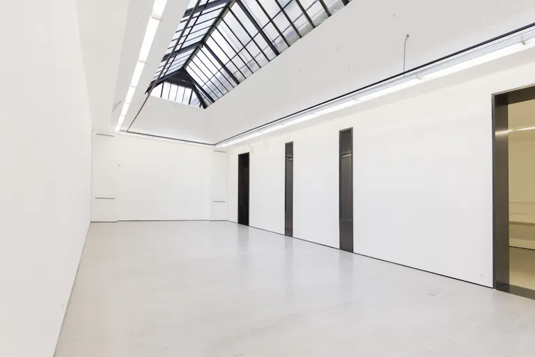 Beautiful Showroom in Haut Marais - Image 1