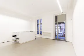 Beautiful Showroom in Haut Marais - Image 2