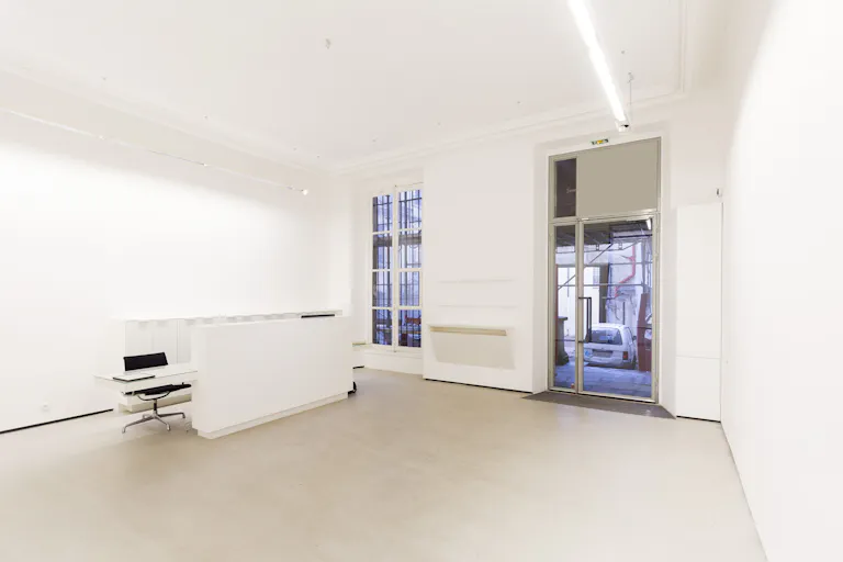 Beautiful Showroom in Haut Marais - Image 2