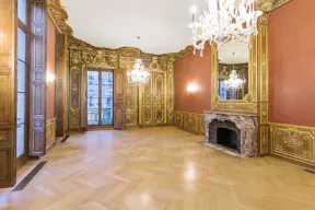 Incredible Saint-Germain Showroom - Image 2