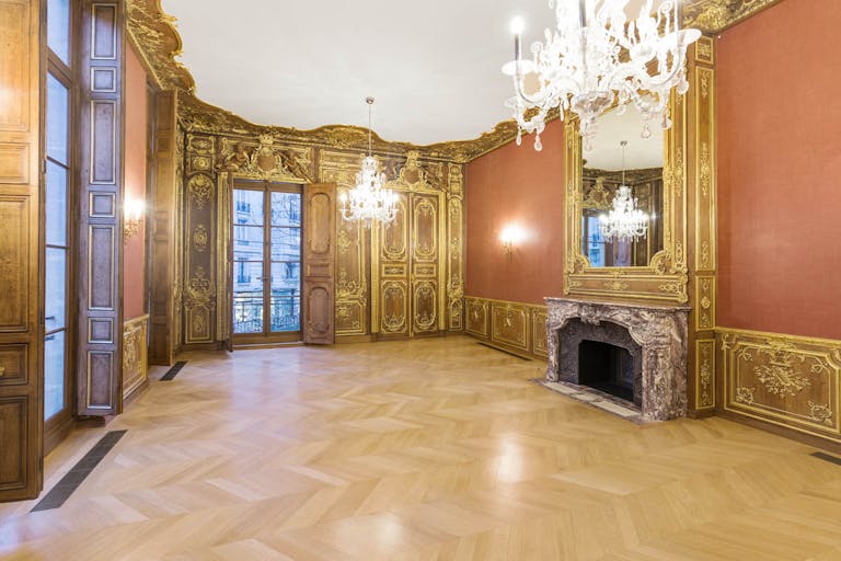 Incredible Saint-Germain Showroom - Image 2