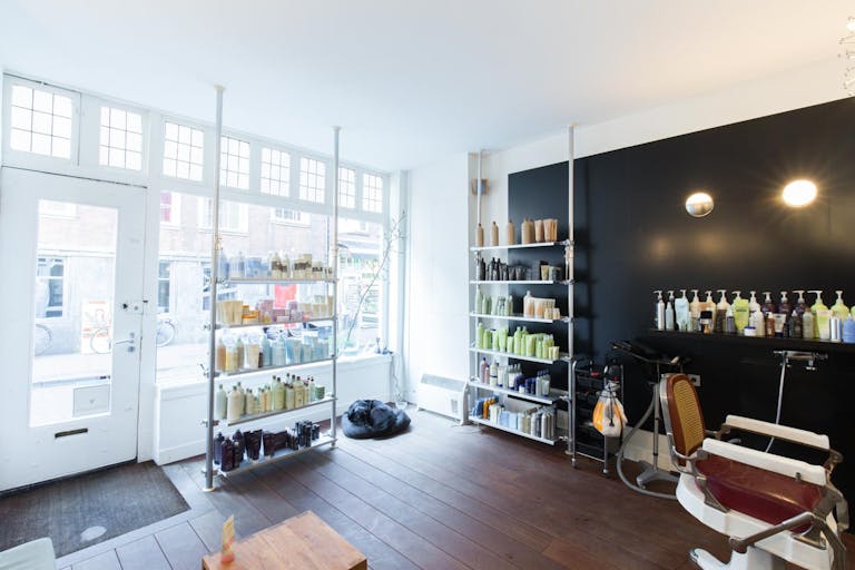 Cosy Pop-Up Shop in Nine Streets - Image 1