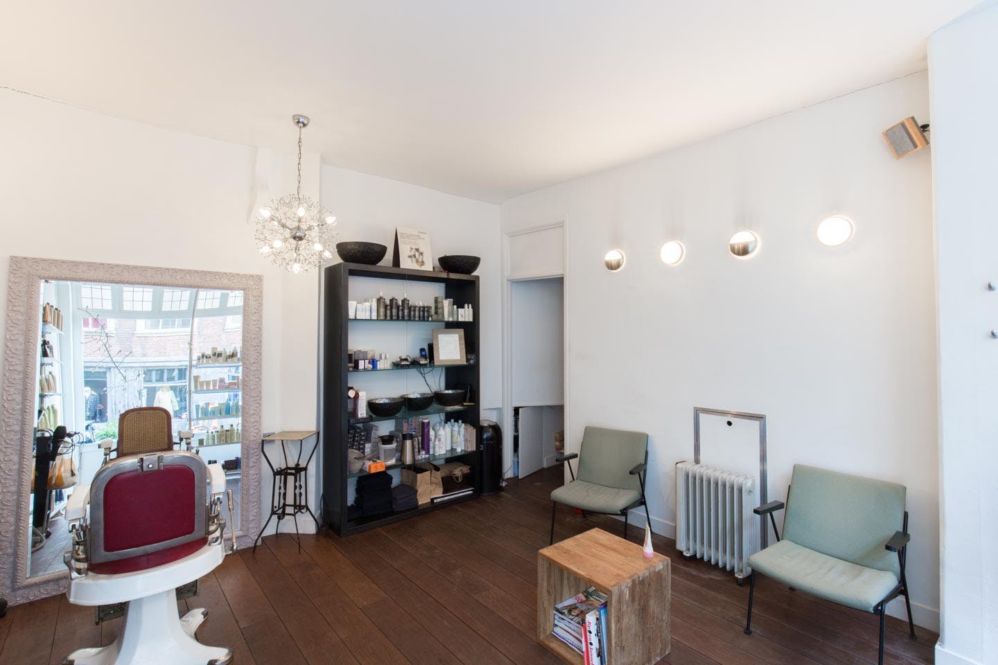 Cosy Pop-Up Shop in Nine Streets, Amsterdam