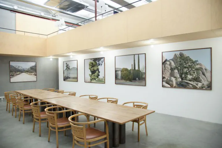 Gallery in Westelijke Eilanden - Image 0