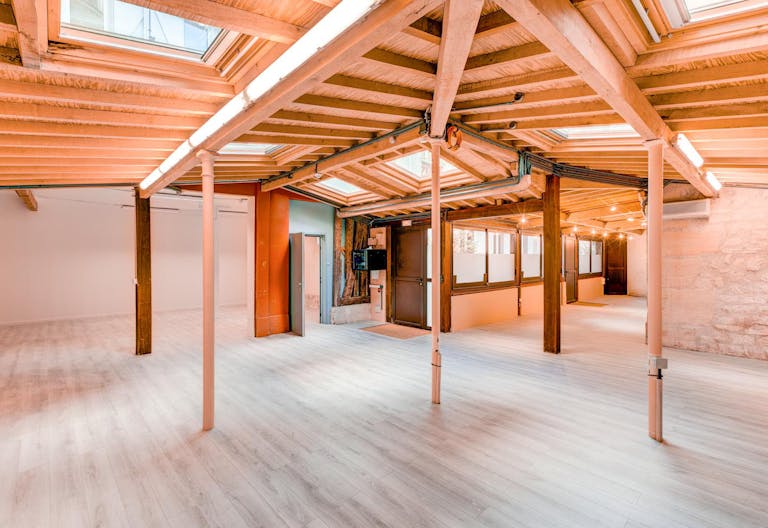 Unique Showroom in Le Marais - Image 0