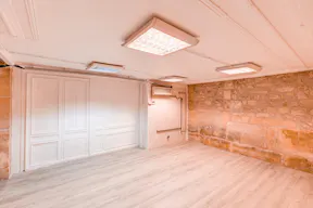 Unique Showroom in Le Marais - Image 3