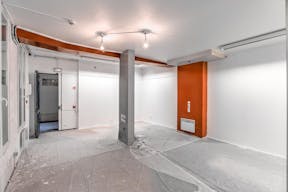 Unique Showroom in Le Marais - Image 5