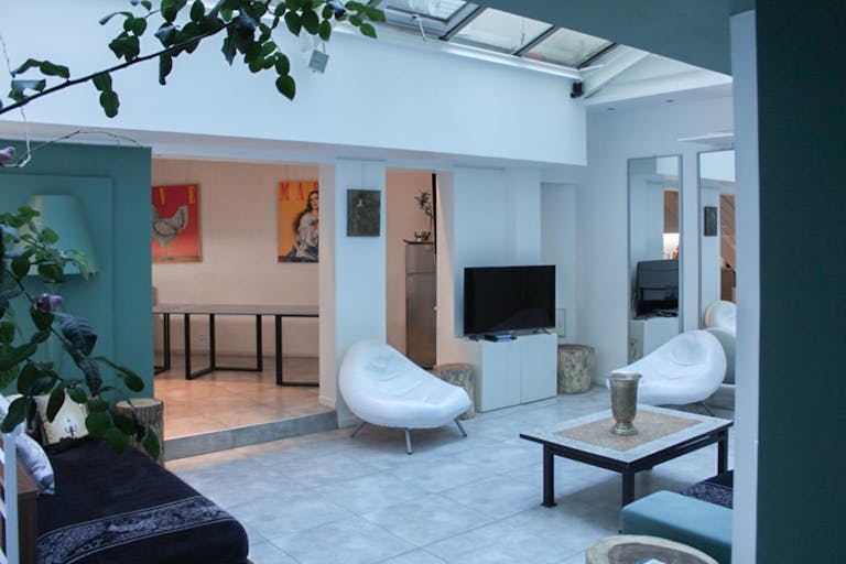 Lovely Showroom in Bastille - Image 1