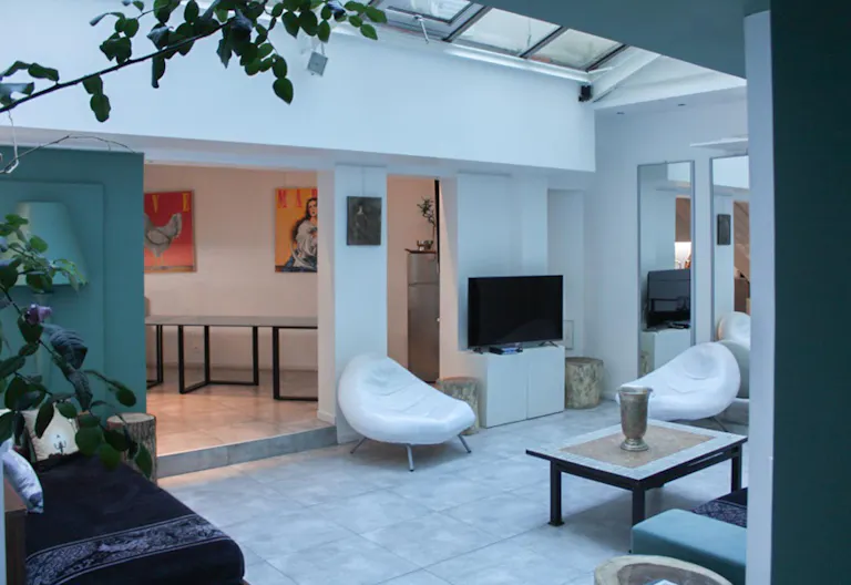 Lovely Showroom in Bastille - Image 1