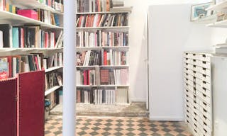 Pop-Up Shop in Le Marais - Image 1