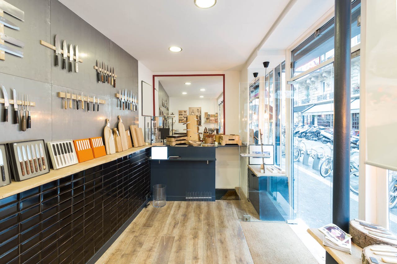 Modern Pop-Up Shop in Notre Dame de Lorette - Image 0