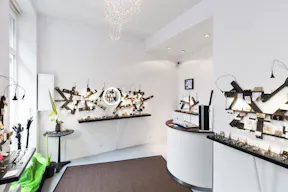 Cozy Le Marais Pop-Up Shop - Image 1