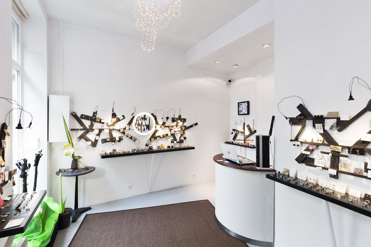 Cozy Le Marais Pop-Up Shop - Image 1