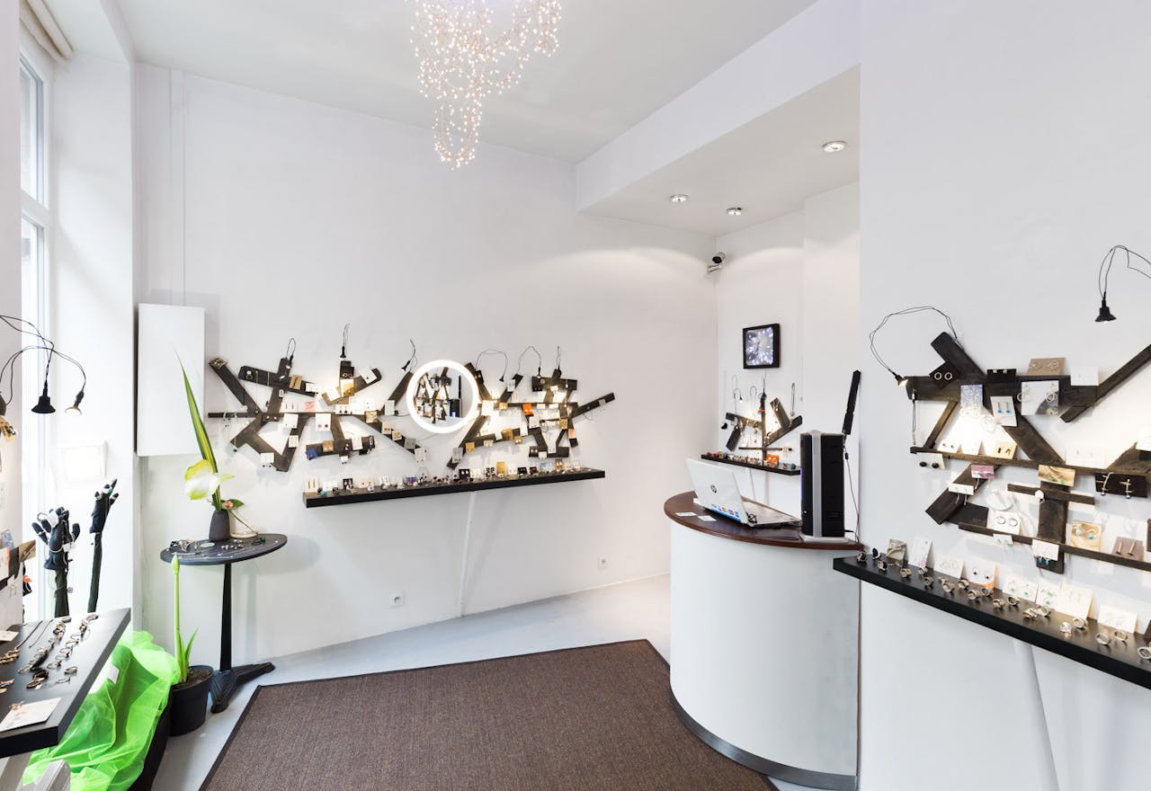 Cozy Le Marais Pop-Up Shop - Image 1