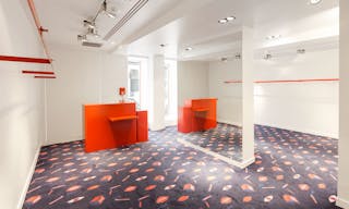 Charming Le Marais Showroom - Image 1