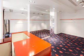 Charming Le Marais Showroom - Image 3