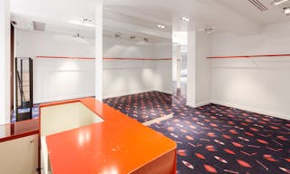 Charming Le Marais Showroom - Image 3