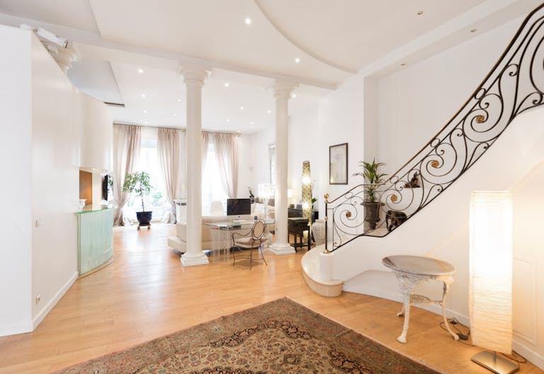 Superb Event Space in Sentier - Image 2