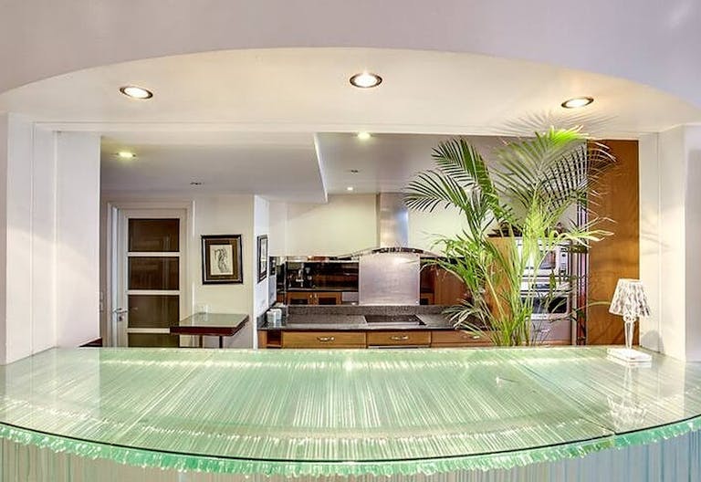 Superb Event Space in Sentier - Image 4