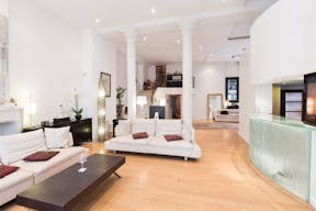 Superb Event Space in Sentier - Image 7