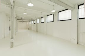 Showroom in Folie-Méricourt - Image 1