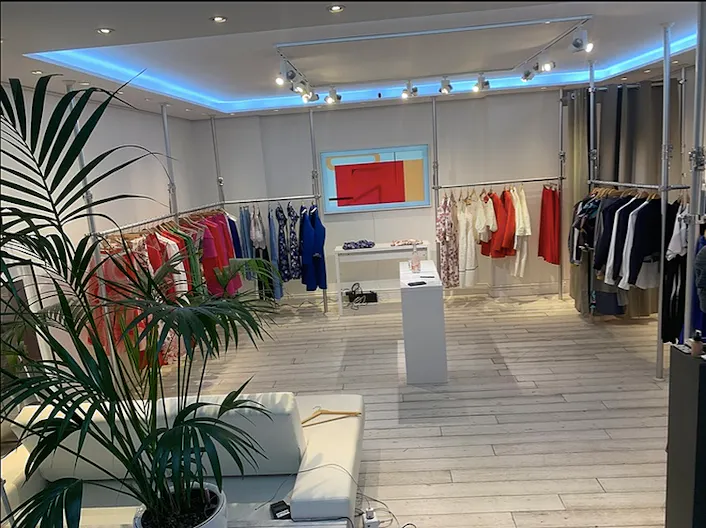 Beautiful Le Marais Showroom - Image 0