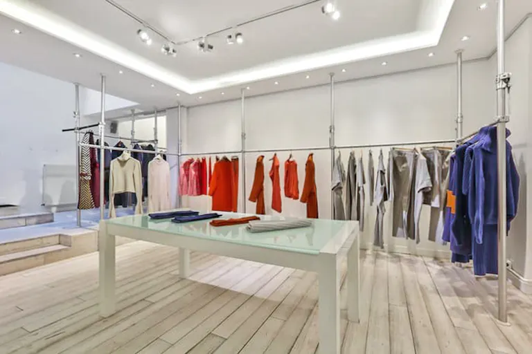 Beautiful Le Marais Showroom - Image 1