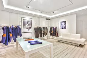 Beautiful Le Marais Showroom - Image 4