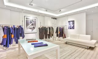 Beautiful Le Marais Showroom - Image 4