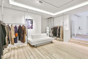 Beautiful Le Marais Showroom - Image 5