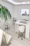 Beautiful Le Marais Showroom - Image 13