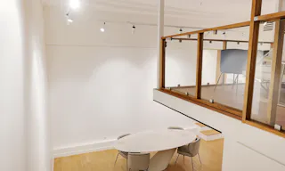 Une galerie confidentielle avec une adresse remarquable - Image 6