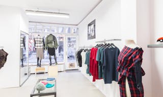 Unique Shop in Busy Center - Image 3