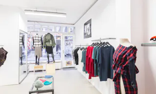 Unique Shop in Busy Center - Image 3
