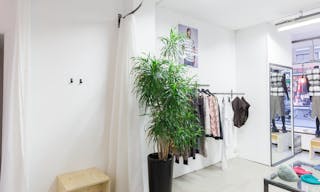 Unique Shop in Busy Center - Image 5