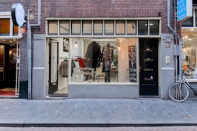 Unique Shop in Busy Center - Image 6