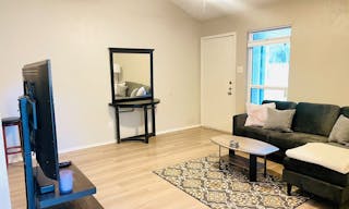 Lovely Central Austin Duplex! - Image 14