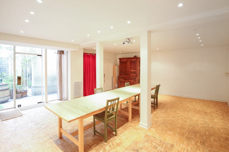 Modern Showroom in Le Marais - Image 0