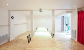 Modern Showroom in Le Marais - Image 1