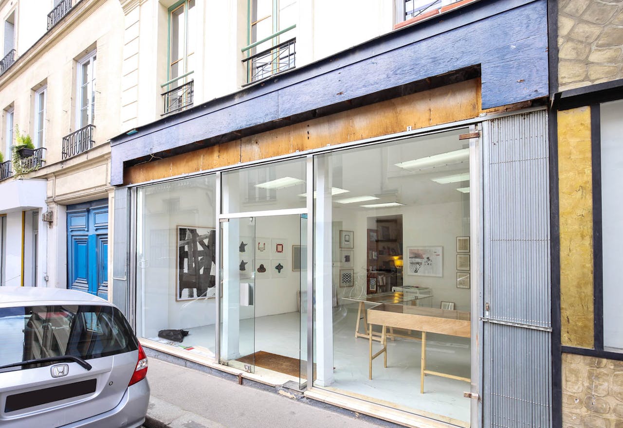 Charming Gallery in Le Marais - Image 1